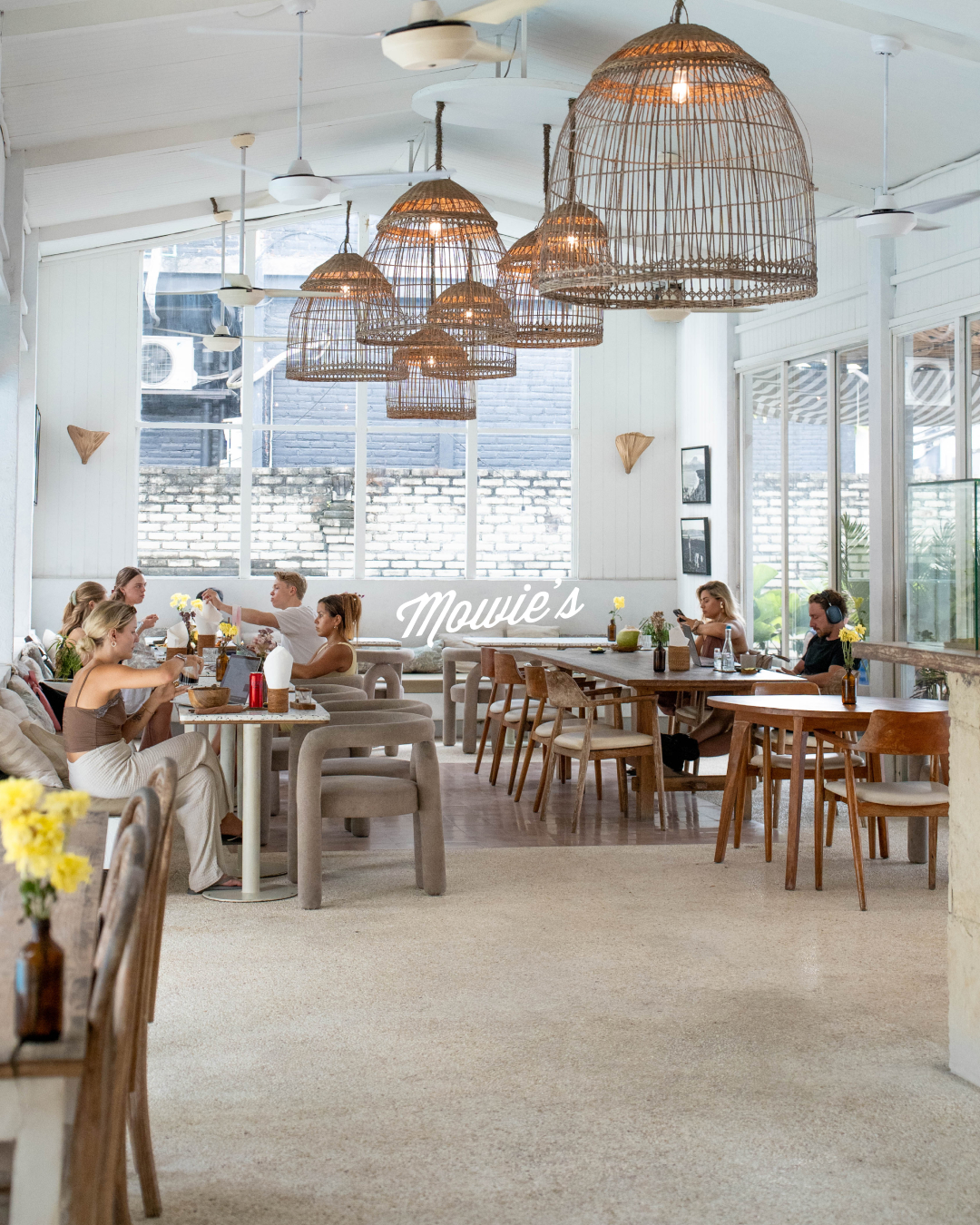 Best Cafe In Canggu: Mowies For Healthy Bites
