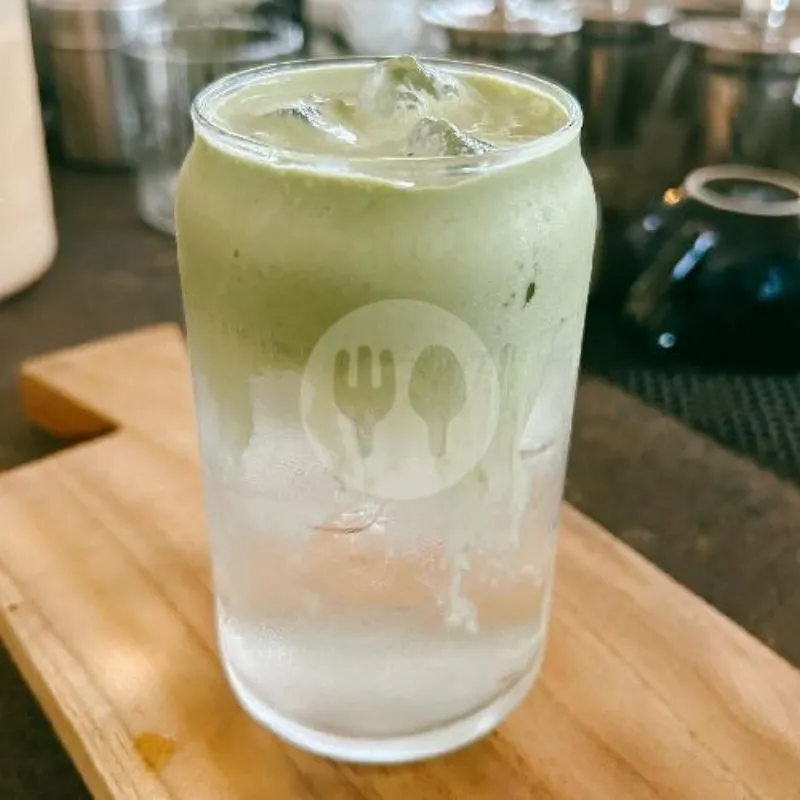 Coconut Matcha Latte Ice